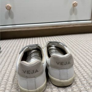 Veja  White Sneakers